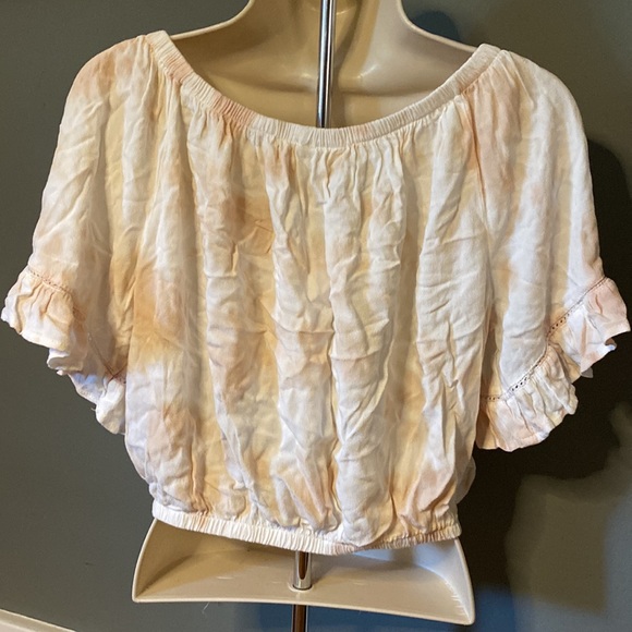 Medium Tan & White Tie Dye Ruffled Crochet Detail Bell Sleeve Crop Top - Picture 2 of 9